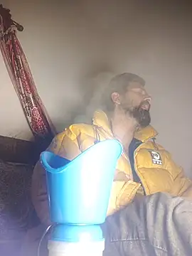 Snapshot of MAGNETICDADDY8 chatting on January 18, 10:52 am MAGNETICDADDY8 online show from January 18, 10:52 am