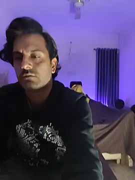 Snapshot of MAGNETICDADDY8 chatting on March 24, 5:18 pm MAGNETICDADDY8 online show from March 24, 5:18 pm