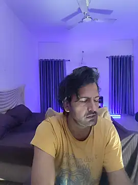 Snapshot of MAGNETICDADDY8 chatting on March 25, 4:46 pm MAGNETICDADDY8 online show from March 25, 4:46 pm