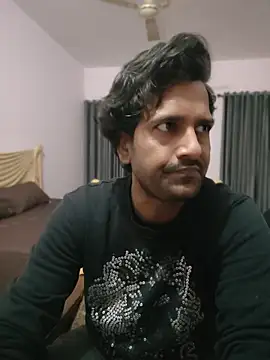 Snapshot of MAGNETICDADDY8 chatting on March 27, 3:23 pm MAGNETICDADDY8 online show from March 27, 3:23 pm