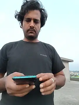 Snapshot of MAGNETICDADDY8 chatting on March 28, 1:00 pm MAGNETICDADDY8 online show from March 28, 1:00 pm