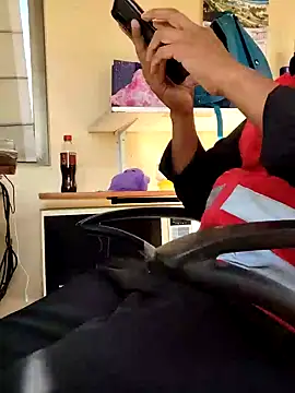 Snapshot of securityhot chatting on January 18, 9:13 pm securityhot online show from January 18, 9:13 pm