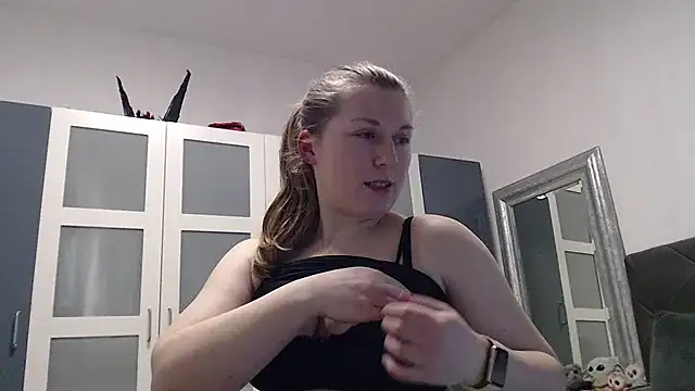 SexyJoanne online show from March 15, 9:16 pm