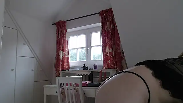 SexyJoanne online show from September 16, 1:34 pm