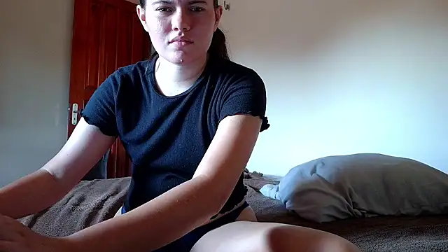 camillebr online show from February 5, 6:37 pm