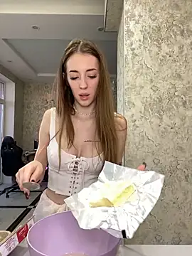 Snapshot of Evelyn_Mooree chatting on January 6, 5:52 am Evelyn Mooree online show from January 6, 5:52 am