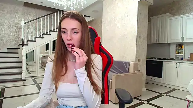 Snapshot of Evelyn_Mooree chatting on January 13, 11:49 pm Evelyn Mooree online show from January 13, 11:49 pm