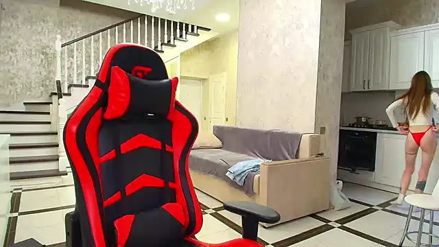 Snapshot of Evelyn_Mooree chatting on January 14, 3:32 am Evelyn Mooree online show from January 14, 3:32 am