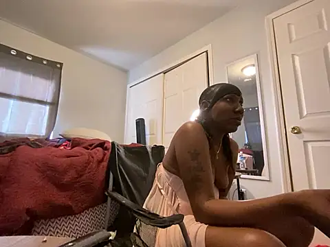 Yoshibaby2670 online show from March 16, 9:58 pm