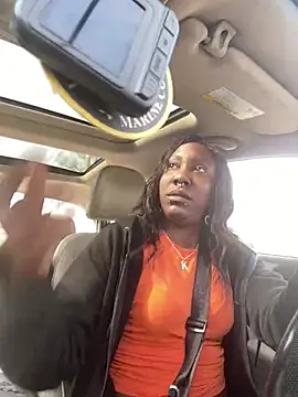 Yoshibaby2670 online show from March 22, 8:15 pm