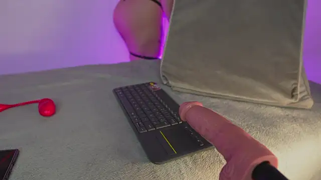 Snapshot of bri_cullen chatting on September 24, 3:04 pm bri cullen online show from September 24, 3:04 pm