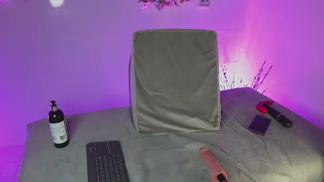 Snapshot of bri_cullen chatting on September 25, 3:10 am bri cullen online show from September 25, 3:10 am