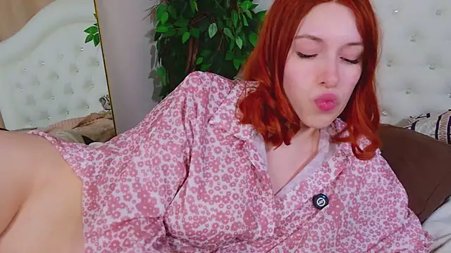 Snapshot of Mikka_Blush chatting on June 3, 11:21 pm Mikka Blush online show from June 3, 11:21 pm