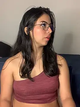 Snapshot of Julii- chatting on January 5, 3:55 pm Julii- online show from January 5, 3:55 pm