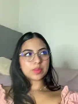 Snapshot of Julii- chatting on January 12, 12:28 am Julii- online show from January 12, 12:28 am