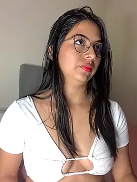 Snapshot of Julii- chatting on January 18, 4:26 am Julii- online show from January 18, 4:26 am