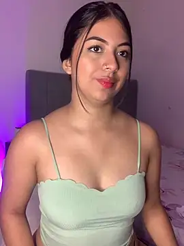 Snapshot of Julii- chatting on February 19, 12:11 pm Julii- online show from February 19, 12:11 pm