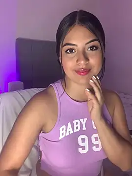 Snapshot of Julii- chatting on February 23, 8:44 pm Julii- online show from February 23, 8:44 pm