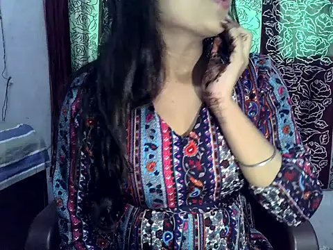 Snapshot of SIYA_MAVI chatting on December 5, 4:43 am SIYA MAVI online show from December 5, 4:43 am