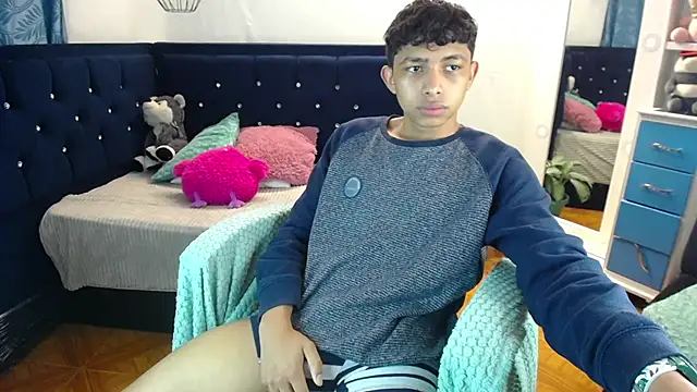 twinkmilk  online show from March 18, 9:21 pm