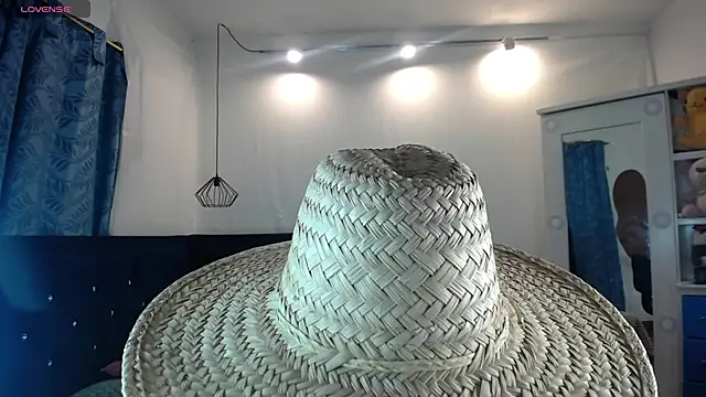 twinkmilk  online show from March 21, 1:01 pm