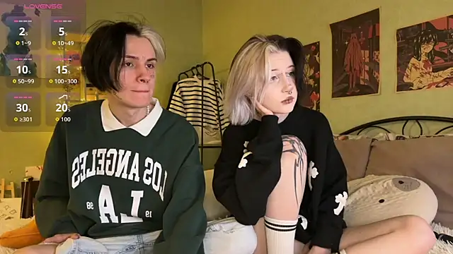 VeryRare TwinS online show from October 12, 11:15 pm