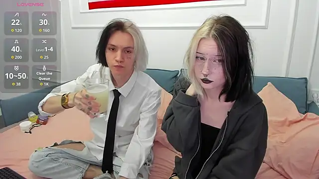 VeryRare TwinS online show from May 5, 3:31 pm