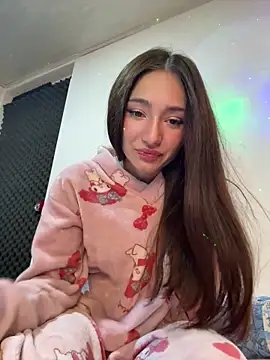 Maddy Jones online show from January 25, 5:07 am