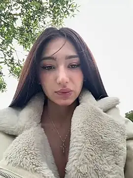 Maddy Jones online show from January 26, 4:51 pm