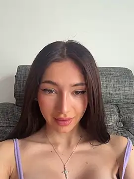 Maddy Jones online show from February 12, 8:07 pm