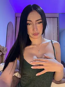 Maddy Jones online show from January 7, 2:47 am