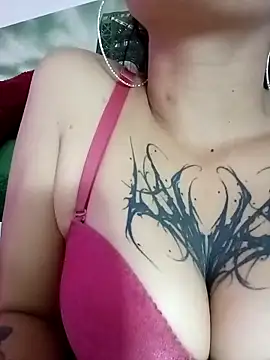 Snapshot of Anniee_x chatting on May 11, 1:06 pm Anniee x online show from May 11, 1:06 pm