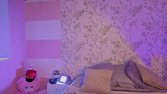 Charlotte  Miller online show from April 4, 11:29 am