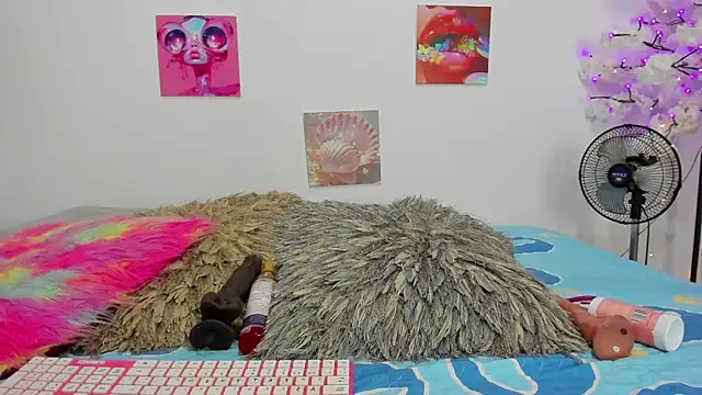 Snapshot of ebony_cutte chatting on March 7, 7:49 pm ebony cutte online show from March 7, 7:49 pm