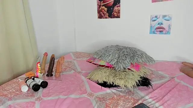 Snapshot of ebony_cutte chatting on October 2, 6:48 pm ebony cutte online show from October 2, 6:48 pm