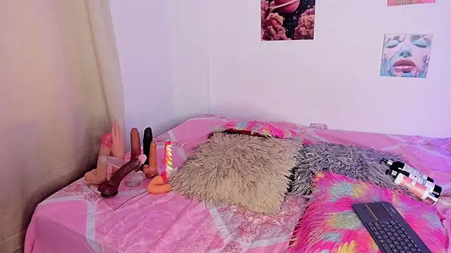 Snapshot of ebony_cutte chatting on October 4, 7:01 pm ebony cutte online show from October 4, 7:01 pm