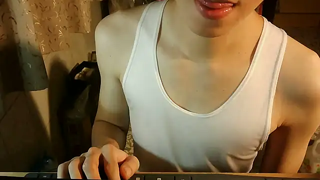 KYU890428 online show from November 9, 4:05 pm