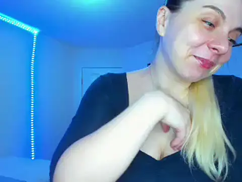 HappyIva online show from March 2, 11:39 am