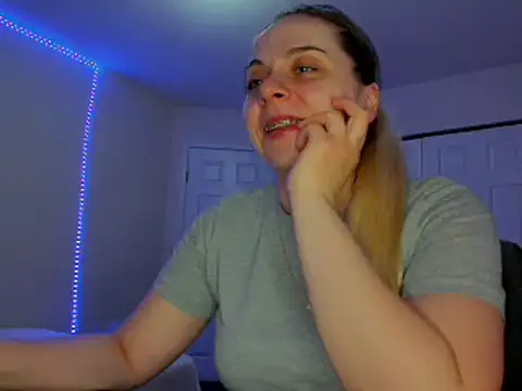 HappyIva online show from March 15, 6:47 am