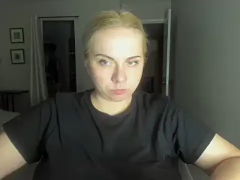 HappyIva online show from November 17, 7:47 am