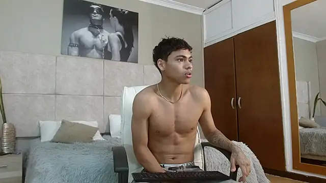 adam piarse01 online show from September 28, 10:37 pm