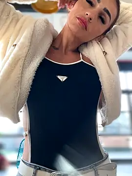 Snapshot of Samantha_bigboobs chatting on October 29, 10:00 pm Samantha bigboobs online show from October 29, 10:00 pm