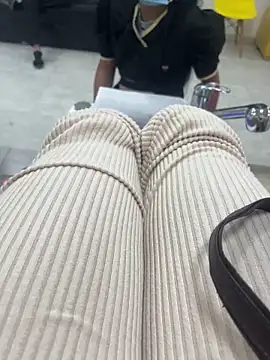 Snapshot of Samantha_bigboobs chatting on October 30, 3:13 pm Samantha bigboobs online show from October 30, 3:13 pm