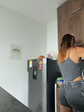 Samantha bigboobs online show from April 20, 7:15 pm