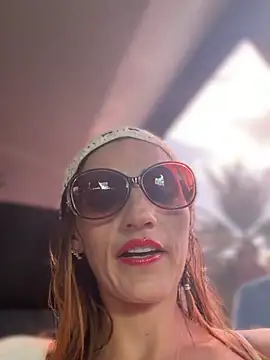 Samantha bigboobs online show from May 22, 2:12 pm