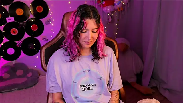  zephyr  online show from March 30, 10:33 pm