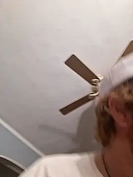 douchydan42 online show from October 18, 8:04 am