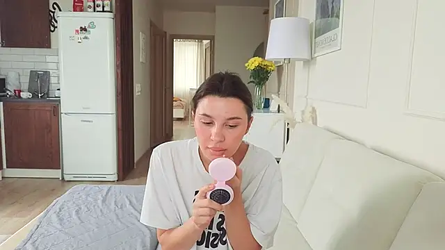 KristineEsme online show from April 23, 5:19 am