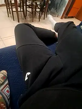 Snapshot of twooloverss chatting on December 14, 8:02 pm twooloverss online show from December 14, 8:02 pm