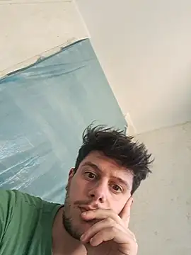 Snapshot of twooloverss chatting on March 20, 3:28 pm twooloverss online show from March 20, 3:28 pm